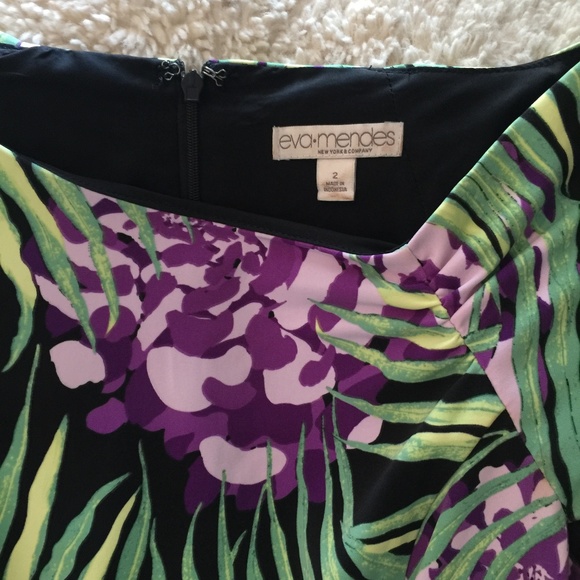 LIKE NEW Colorful Tropical Leaf Dress  - Picture 4 of 4